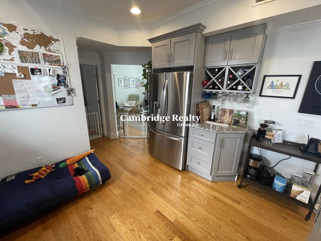 65A Oak St, Unit 2T in Somerville, MA - Foto de edificio - Building Photo