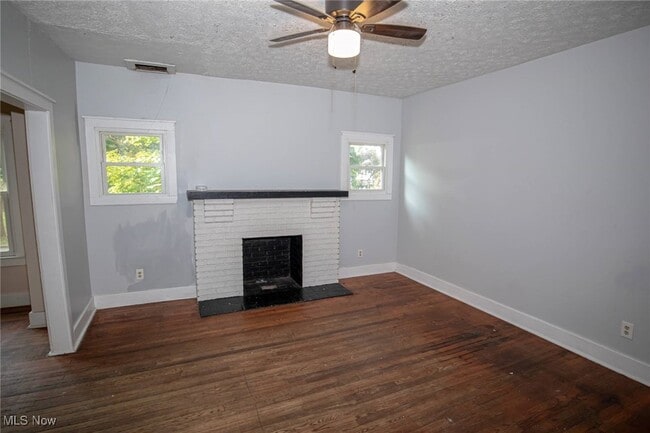 276 Wildwood Ave in Akron, OH - Building Photo - Building Photo