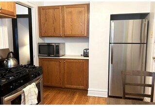 1911 W Larchmont Ave in Chicago, IL - Foto de edificio - Building Photo