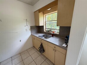 518 Santander Ave in Coral Gables, FL - Building Photo - Building Photo