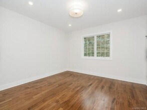 142 Maple Ave in Rye, NY - Foto de edificio - Building Photo