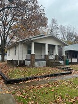 831 S 14th St in Springfield, IL - Building Photo