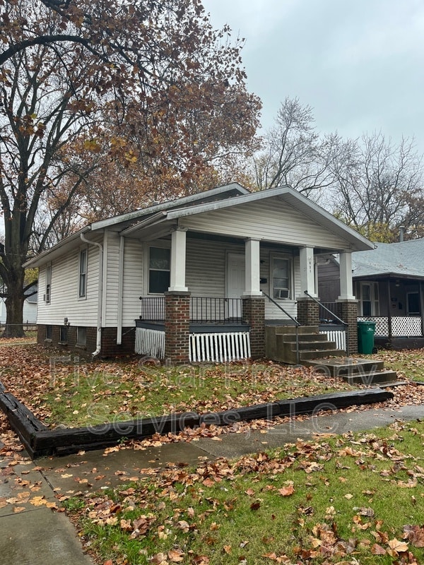 property at 831 S 14th St