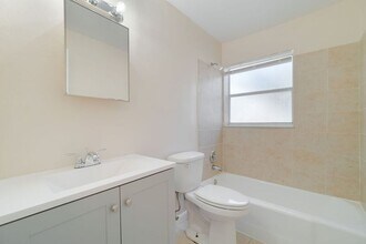 616 8th St in West Palm Beach, FL - Building Photo - Building Photo
