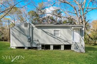 357 Broadmoor Dr photo'