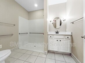 605 W Market St in Greensboro, NC - Building Photo - Building Photo