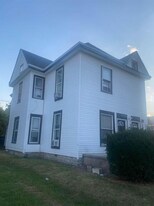 131 W 13th St in Anderson, IN - Building Photo