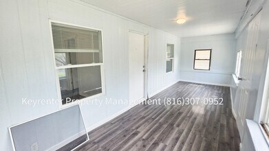 5115 Woodland Ave in Kansas City, MO - Building Photo - Building Photo