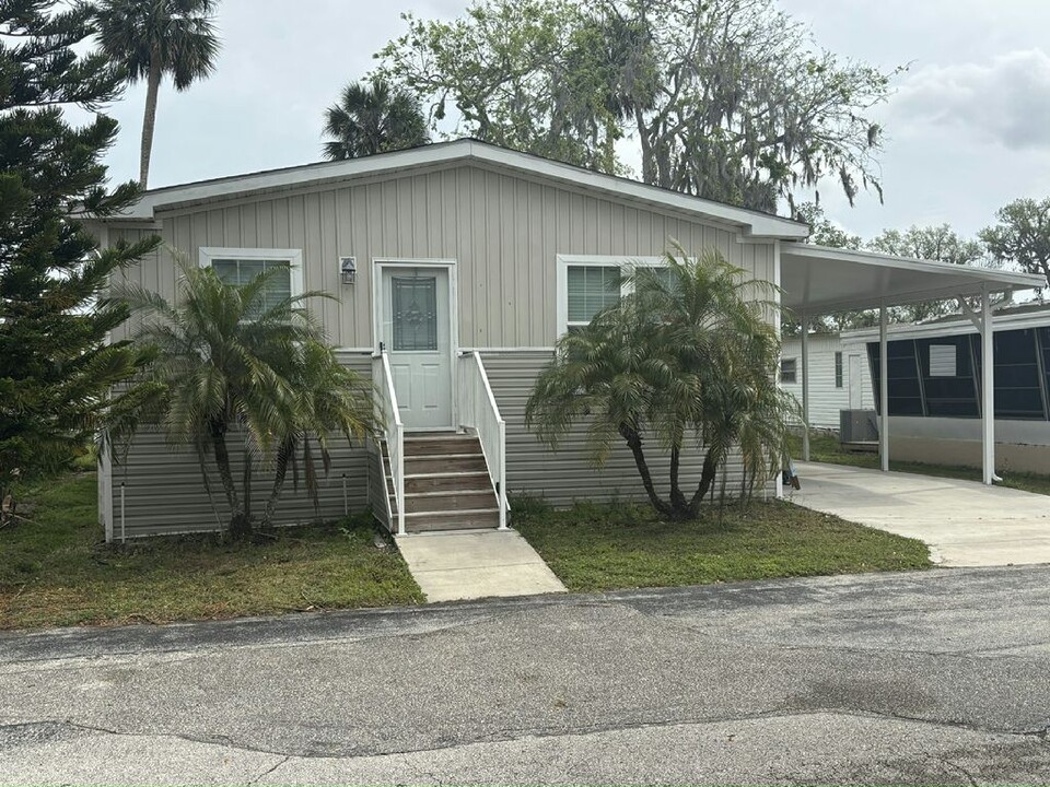 22 Sutter Ct in Daytona Beach, FL - Building Photo