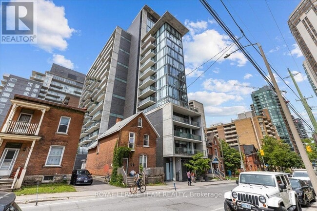224 Lyon St. N in Ottawa, ON - Building Photo - Building Photo