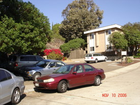 5828 Ruby St in San Diego, CA - Foto de edificio - Building Photo