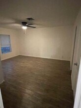 1221 Bayswater Dr in Houston, TX - Building Photo - Building Photo