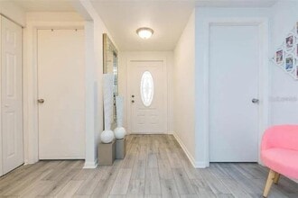 2804 Cedaridge Dr in Tampa, FL - Building Photo - Building Photo