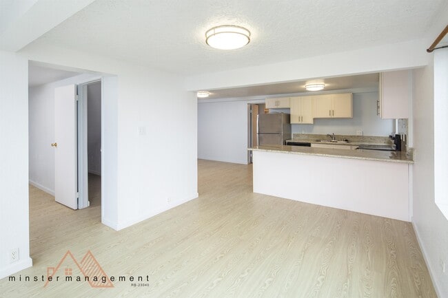 2569 Peter St-Unit -1 in Honolulu, HI - Foto de edificio - Building Photo