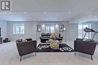 19 Brass Dr in Richmond Hill, ON - Building Photo - Building Photo