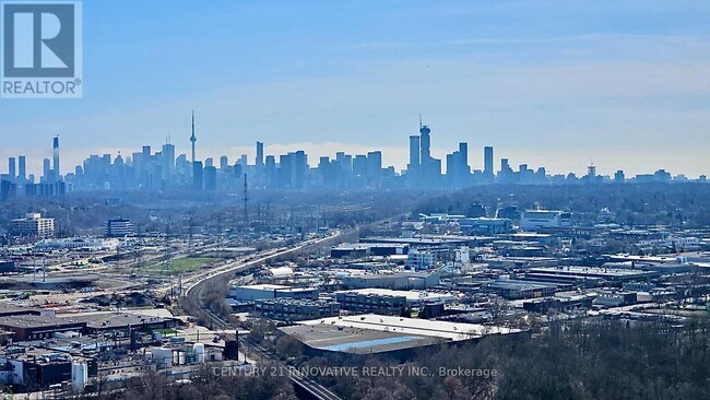 1 Quarrington Ln in Toronto, ON - Building Photo - Building Photo