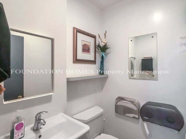 22 Miller Ave in Mill Valley, CA - Building Photo - Building Photo