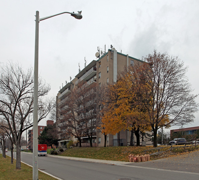 Trayborn Heights in Richmond Hill, ON - Building Photo - Building Photo