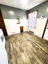 10806 Wadsworth Ave in Garfield Heights, OH - Building Photo - Building Photo