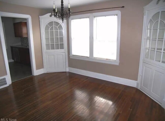 1681 Sunview Rd in Lyndhurst, OH - Building Photo - Building Photo