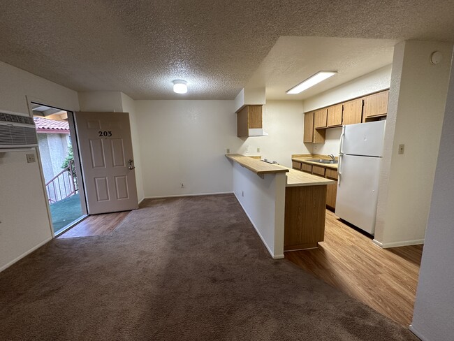 Mountain View Apartments in Mesa, AZ - Building Photo - Building Photo