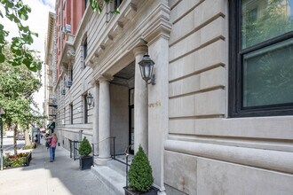 Madison Court in New York, NY - Foto de edificio - Building Photo