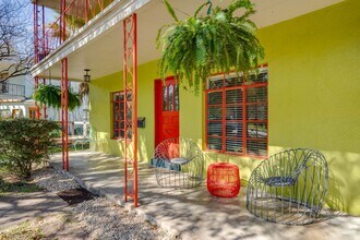 1300 Kirkwood Rd in Austin, TX - Building Photo - Building Photo