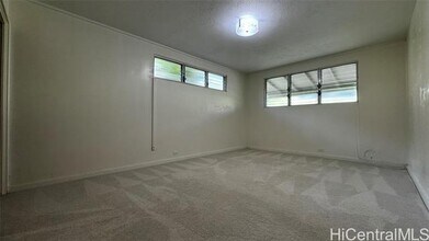 3339 Manoa Rd in Honolulu, HI - Foto de edificio - Building Photo