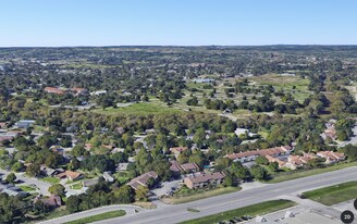 653 TX-337 Loop, Unit 306 in New Braunfels, TX - Building Photo