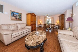 4902 Vision Ave in Holiday, FL - Building Photo - Building Photo