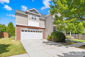 9621 Cheery Meadow Dr in Huntersville, NC - Foto de edificio - Building Photo