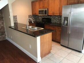 4141 Apostolo Cir, Unit 3 in Sacramento, CA - Building Photo - Building Photo