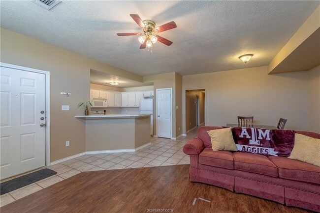 1433 Western Oaks Ct in Bryan, TX - Building Photo - Building Photo