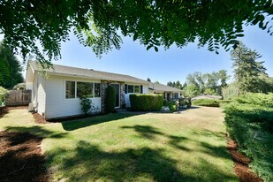 2118 19th St, Unit 1 in West Linn, OR - Building Photo
