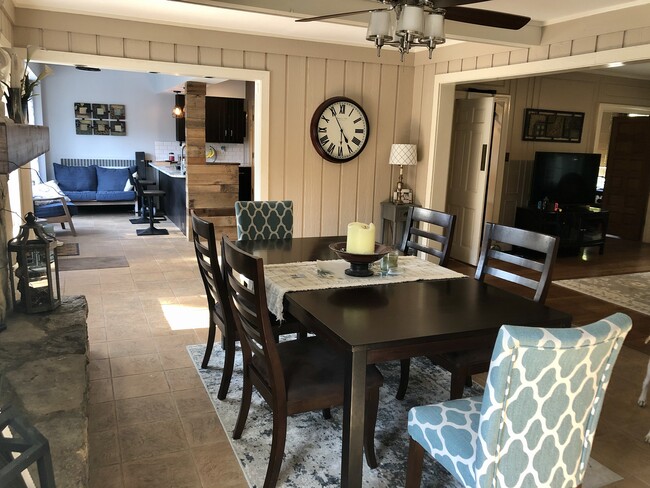 8412 Oxford Woods Ct in Louisville, KY - Building Photo - Building Photo