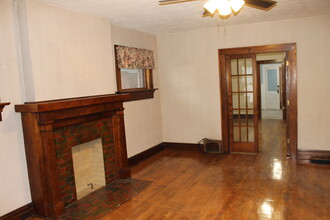 925 W 10th St, Unit 2nd floor in Erie, PA - Building Photo - Building Photo