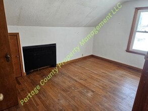 200 S Pacific St in Spencer, WI - Foto de edificio - Building Photo