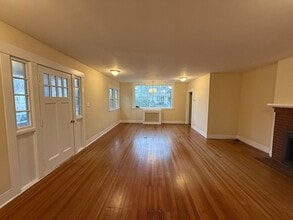 37 Maple Ave, Unit R in Rutland, MA - Building Photo - Building Photo