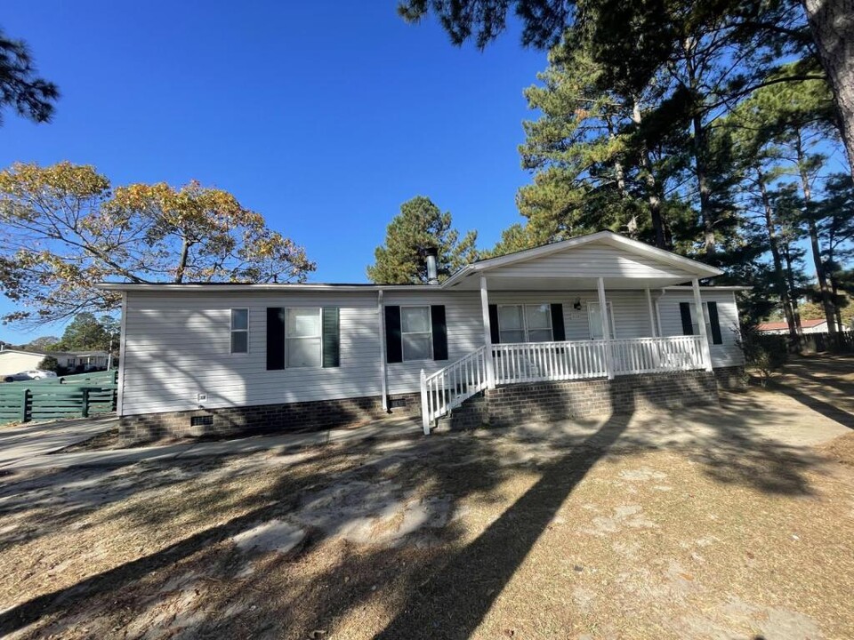 2628 O'Glesby Dr in Raeford, NC - Building Photo