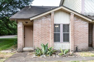 2053 Country Village Blvd in Humble, TX - Building Photo - Building Photo