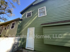 8914 Grandview Dr in Overland Park, KS - Building Photo - Building Photo