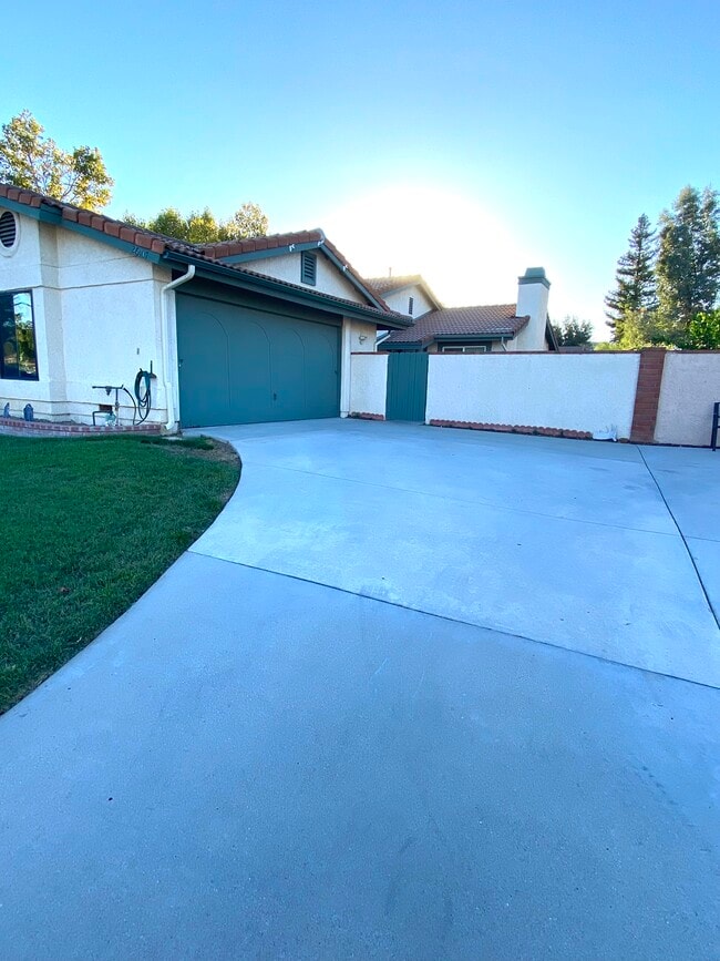 26107 Galvez Ct
