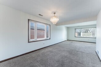 7560 Banks St in Justice, IL - Building Photo - Building Photo