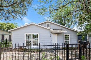 2024 Lewiston Ave in Dallas, TX - Building Photo