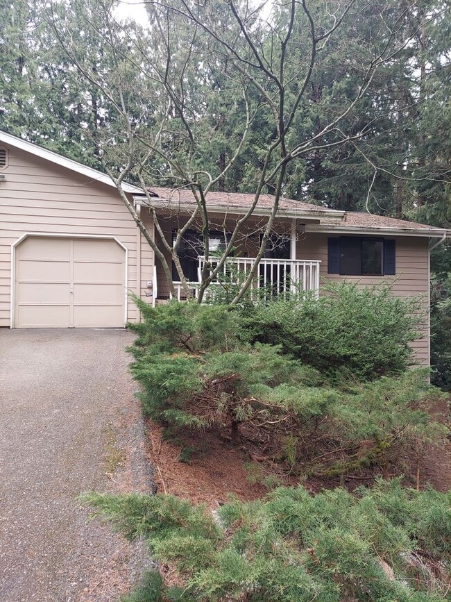 50-54 NW Lopez Ln in Bremerton, WA - Building Photo - Building Photo