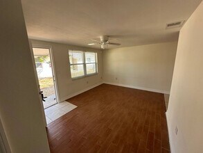 453 90th Ave N in St. Petersburg, FL - Building Photo - Building Photo