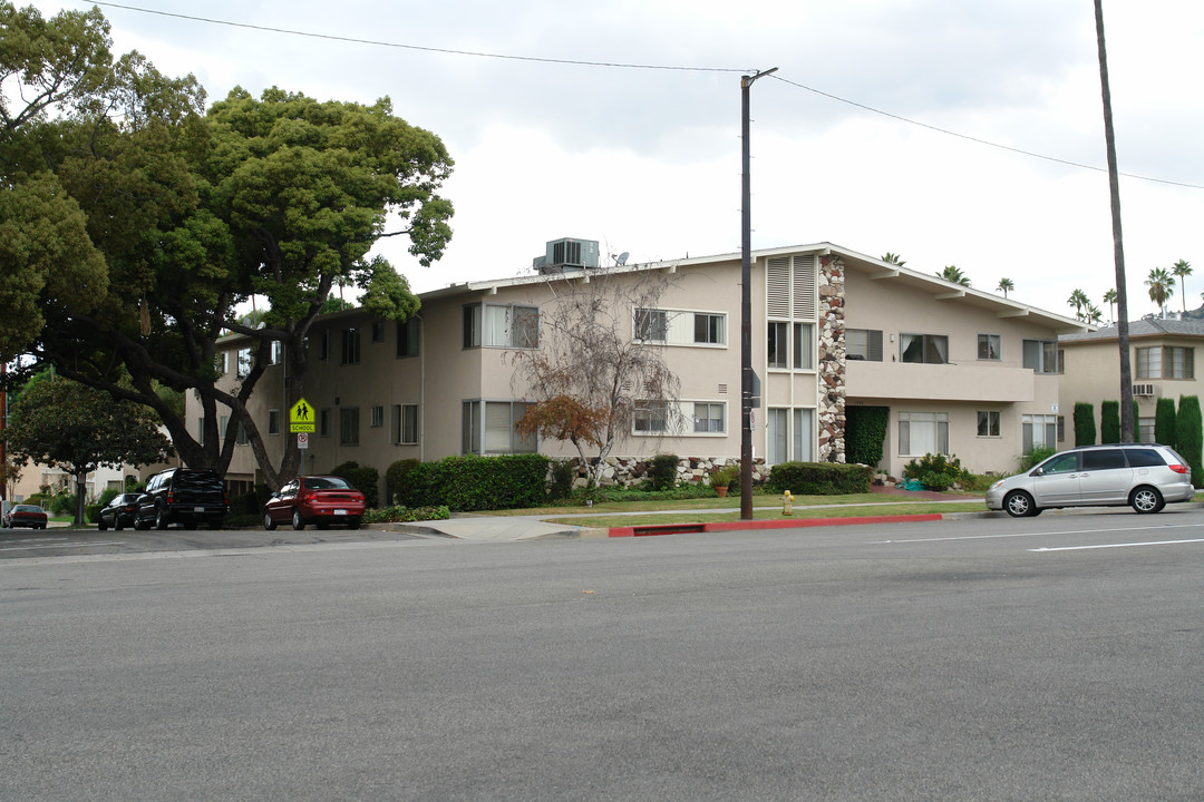 1303 N Brand Blvd in Glendale, CA - Building Photo