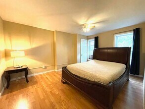 812 Grand St in Jersey City, NJ - Building Photo - Building Photo