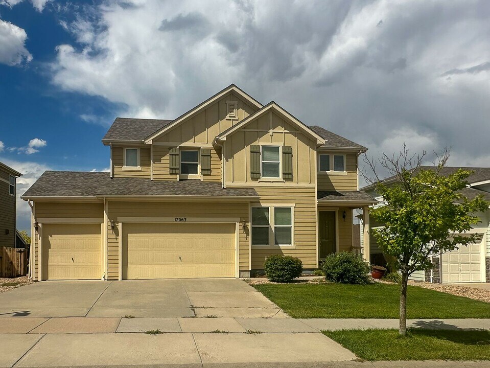 17063 White Alba Ln in Parker, CO - Building Photo