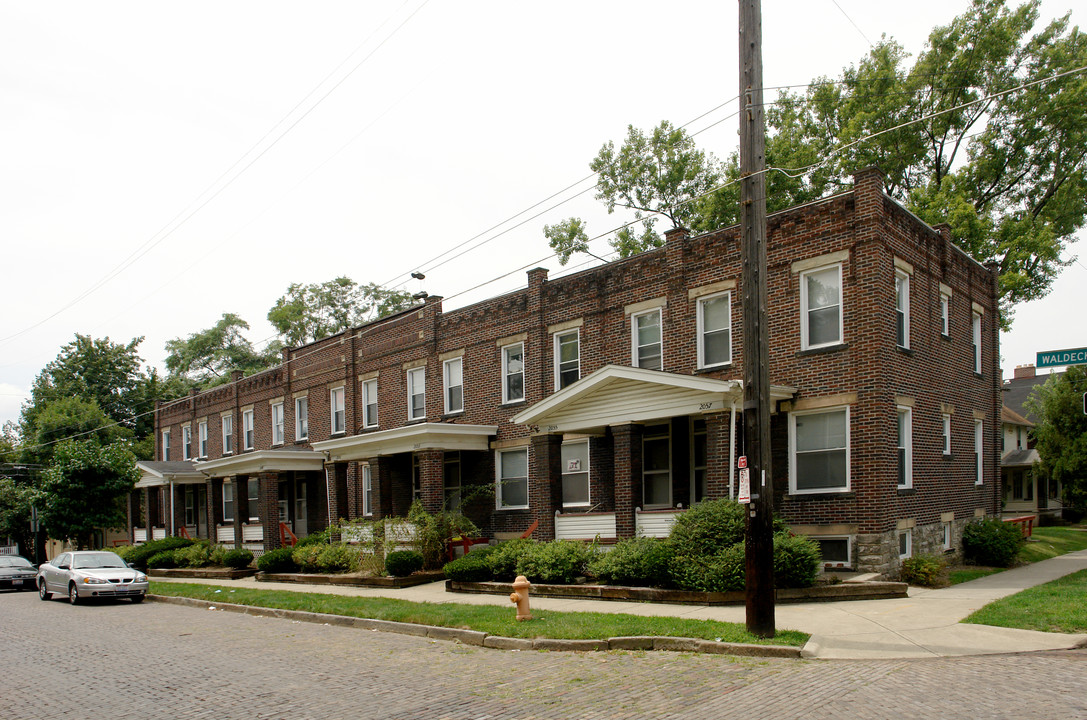 2043-2057 Waldeck Ave in Columbus, OH - Foto de edificio